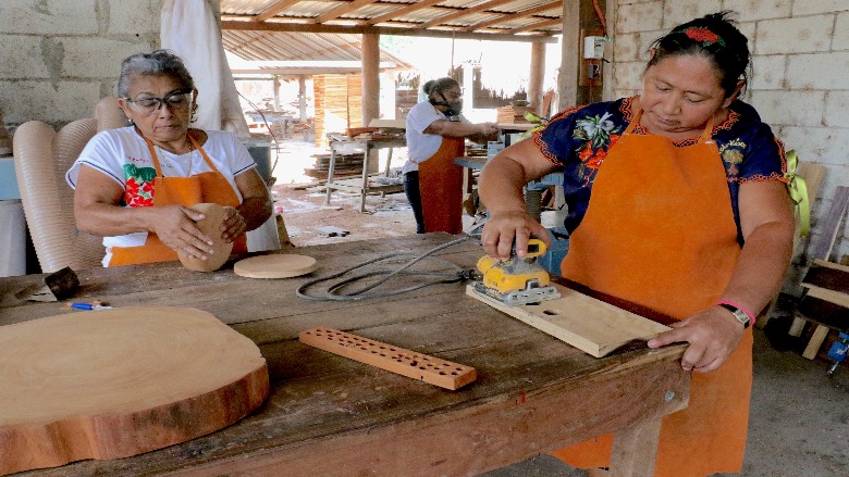 Buen Aspecto Asiático Carpintero Que Trabaja Para Trabajos De