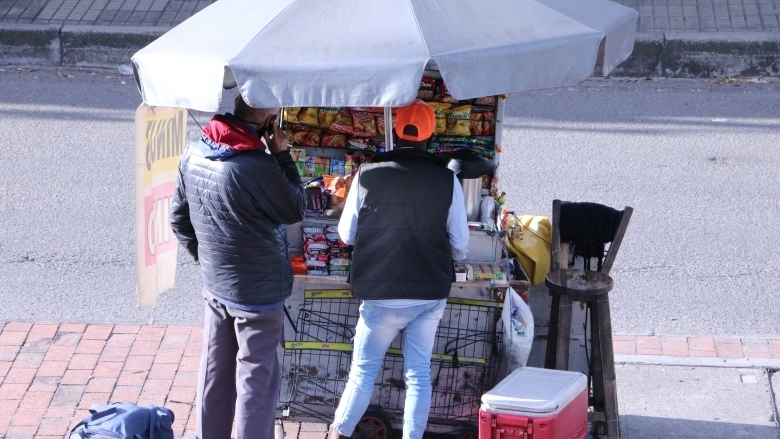 Puesto de vendedor ambulante en Bogotá