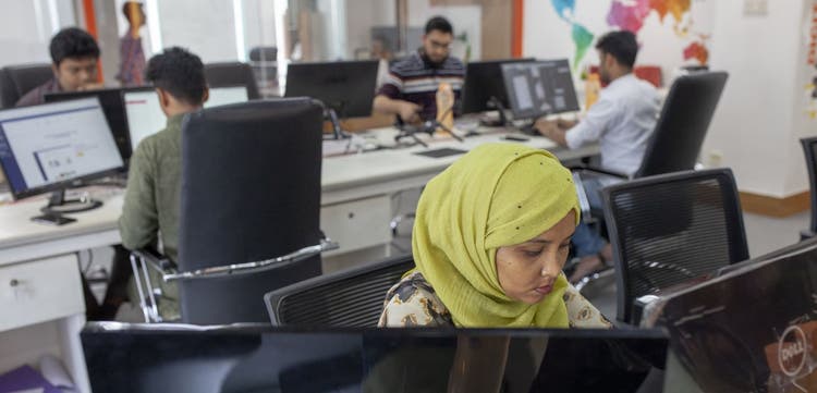 El empleo: La manera más segura de combatir la pobreza
