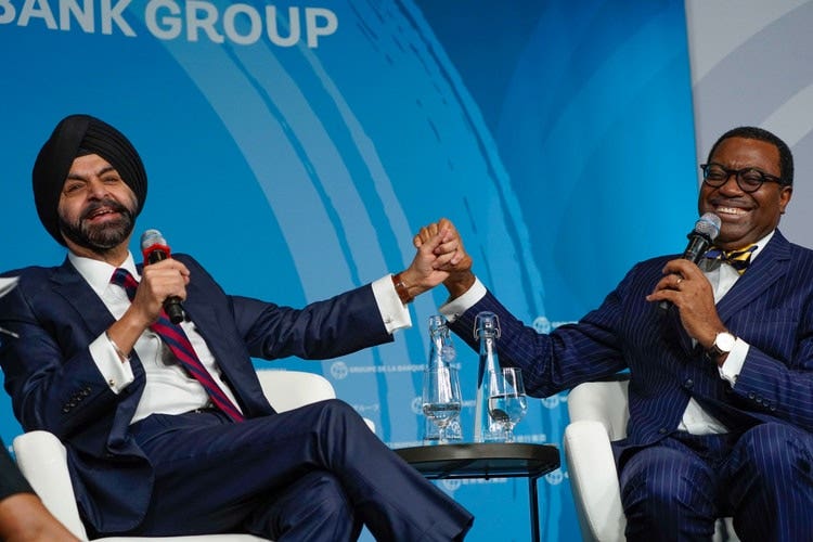 Ajay Banga, presidente del Grupo Banco Mundial, y Dr. Akinwumi A. Adesina, presidente del Grupo del Banco Africano de Desarrollo.
